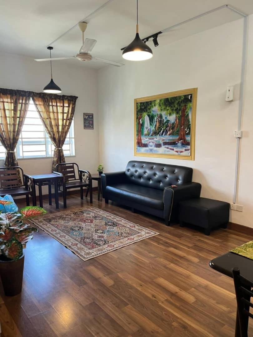 Anggerik Camelia Homestay Apartment Ladang Tok Pelam Kuala Terengganu Buitenkant foto